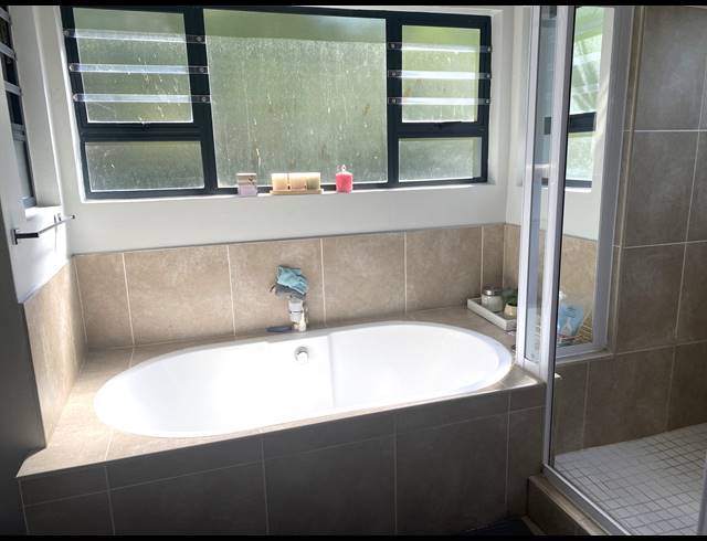 4 BEDROOM APARTMENT TO LET IN PALM LAKES ESTATE